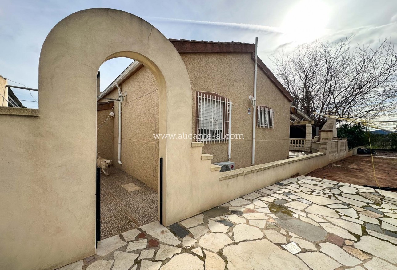 Sale - Finca - Hondón de las Nieves