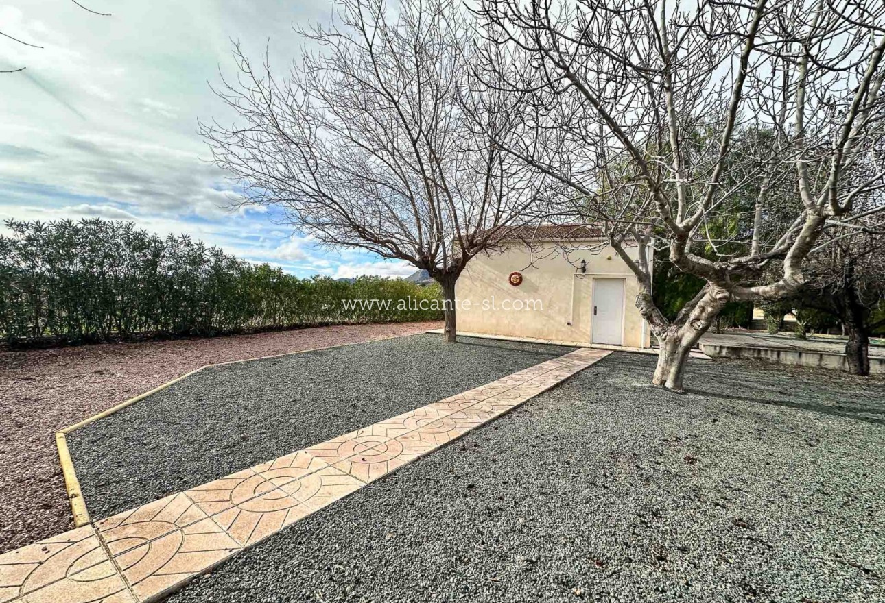 Sale - Finca - Hondón de las Nieves