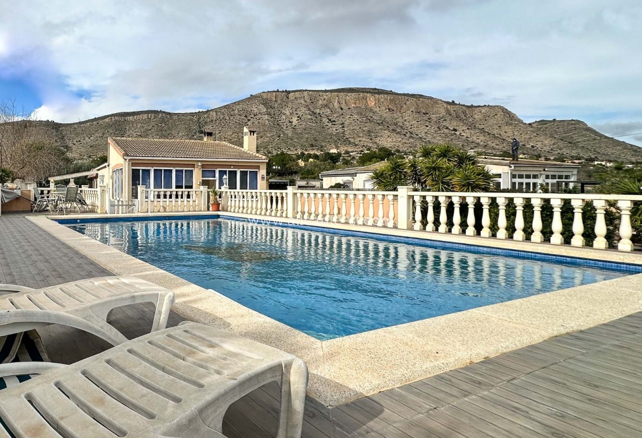 Sale - Finca - Hondón de las Nieves