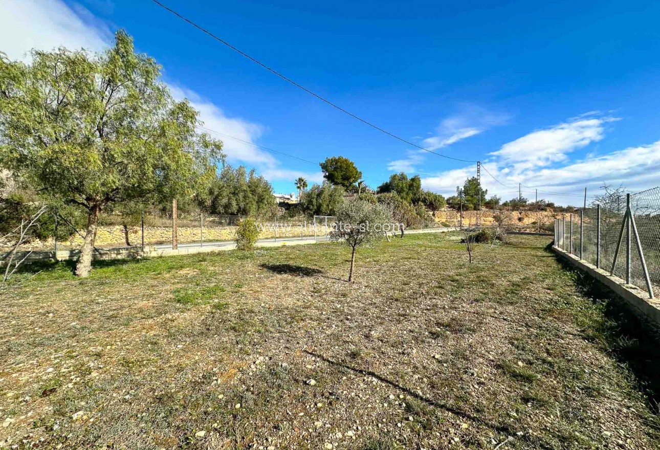 Sale - Finca - Hondón de las Nieves