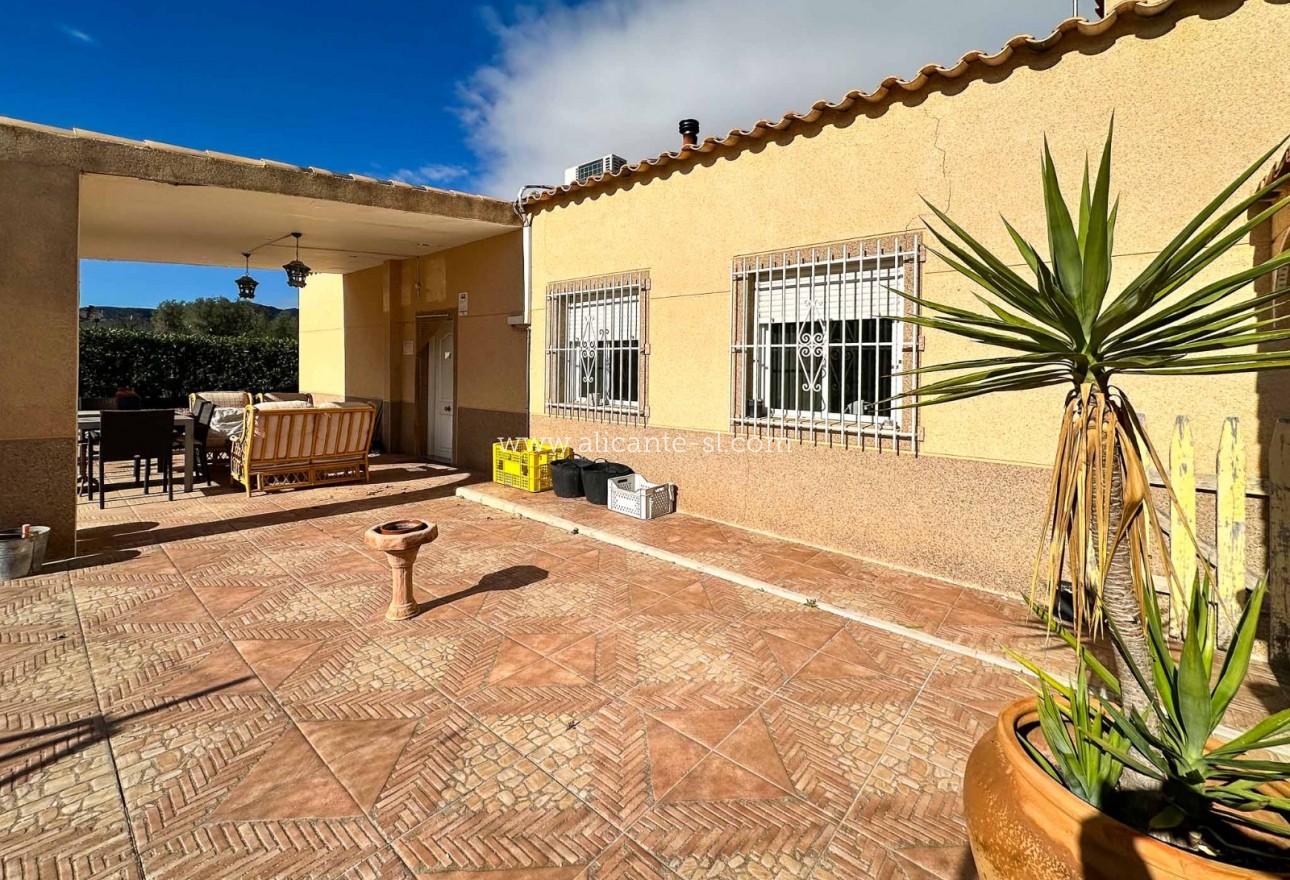 Sale - Finca - Hondón de las Nieves