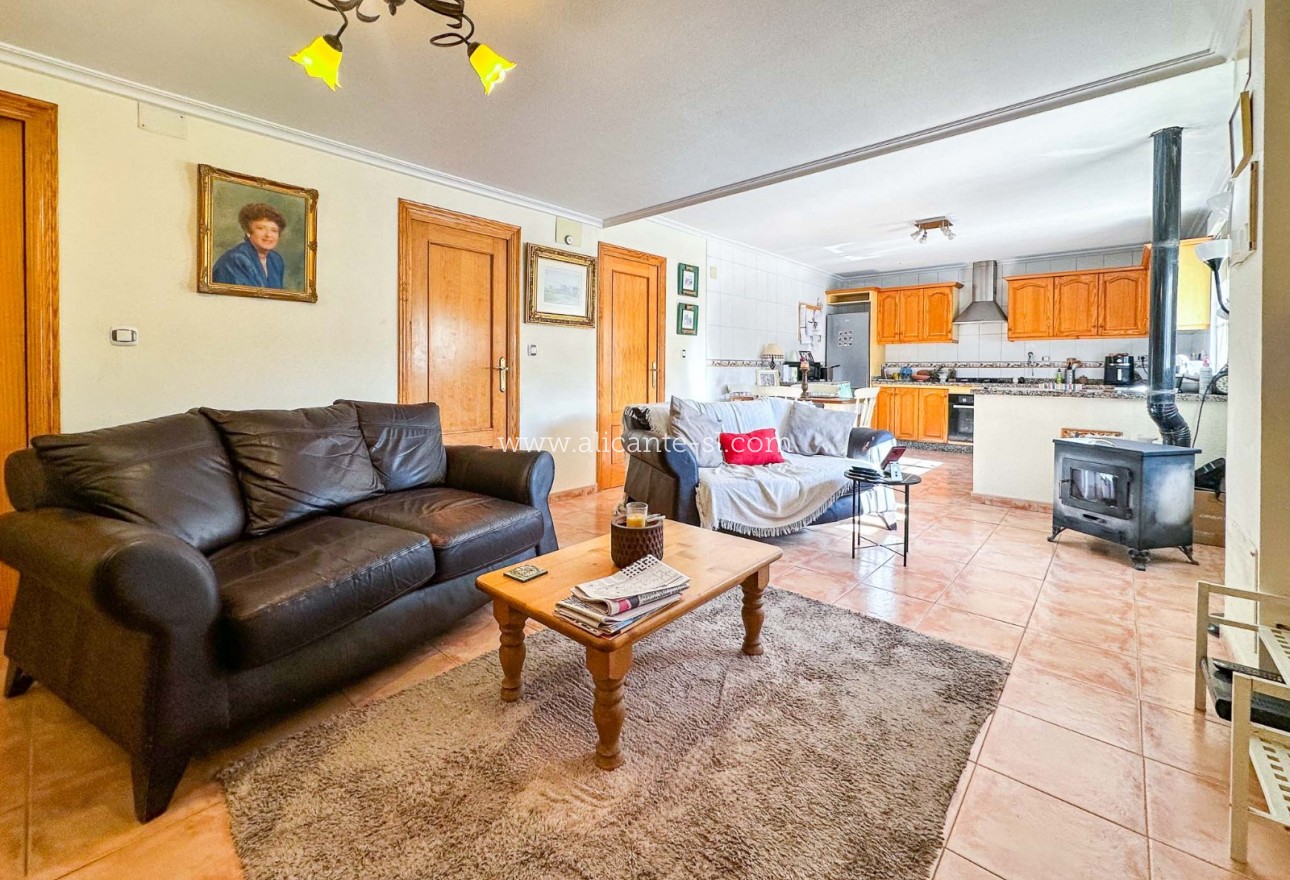 Sale - Finca - Hondón de las Nieves