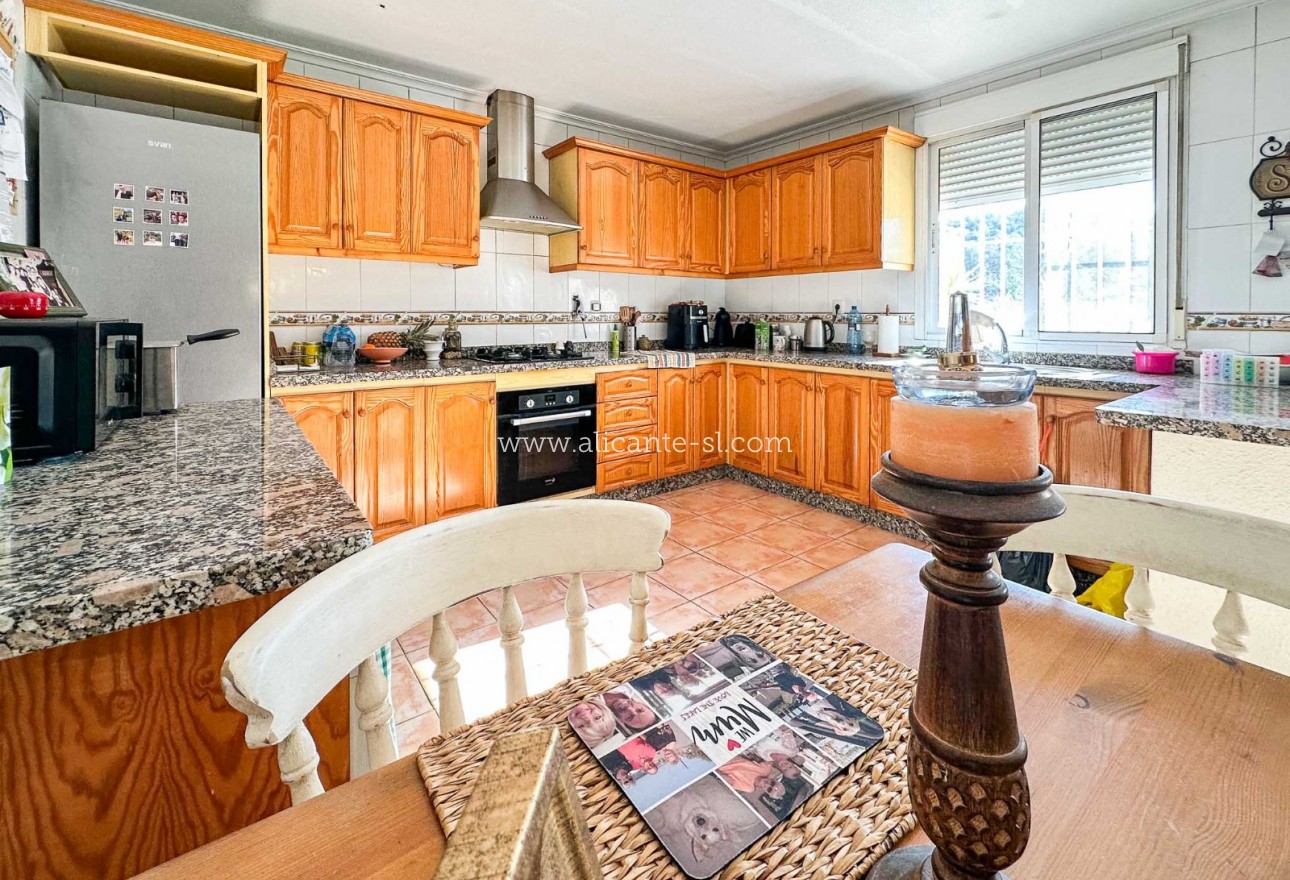 Sale - Finca - Hondón de las Nieves