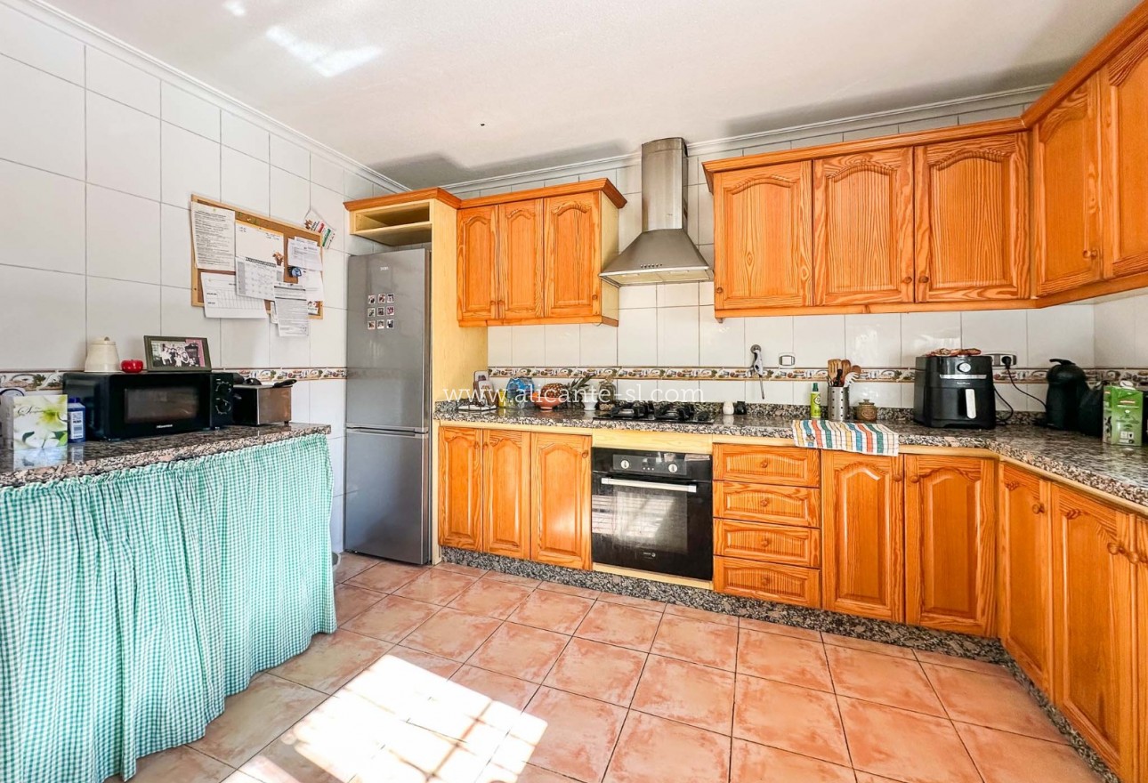 Sale - Finca - Hondón de las Nieves