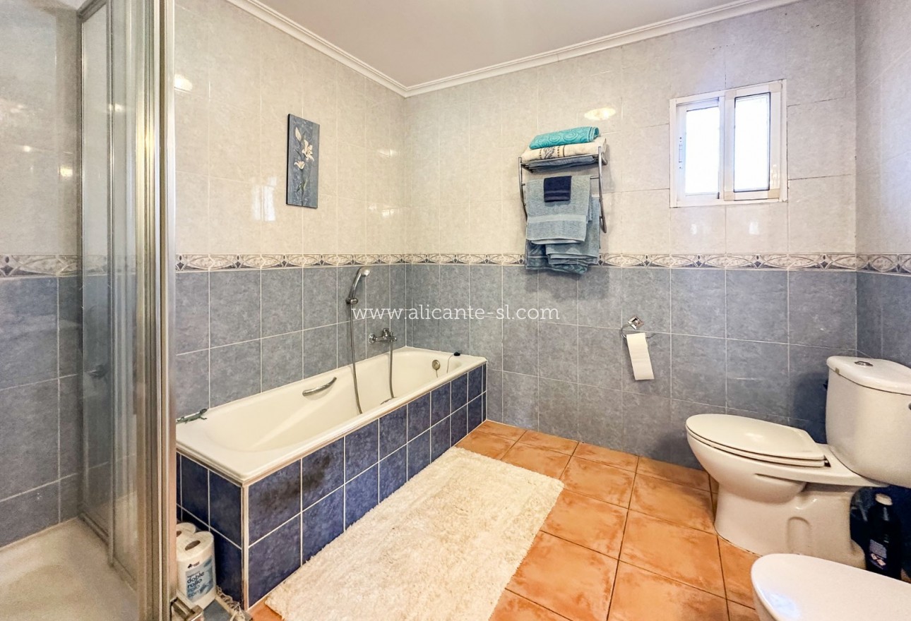 Sale - Finca - Hondón de las Nieves