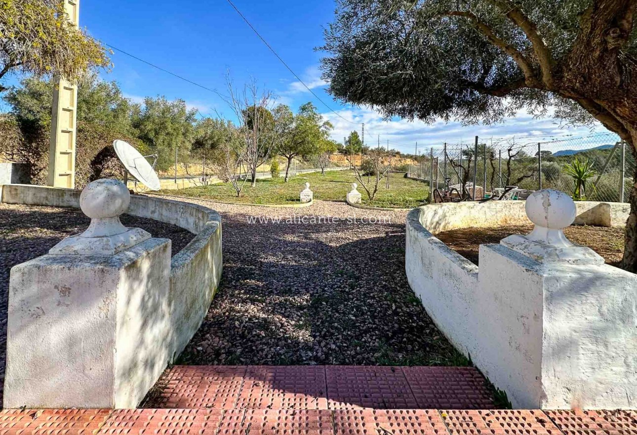 Sale - Finca - Hondón de las Nieves