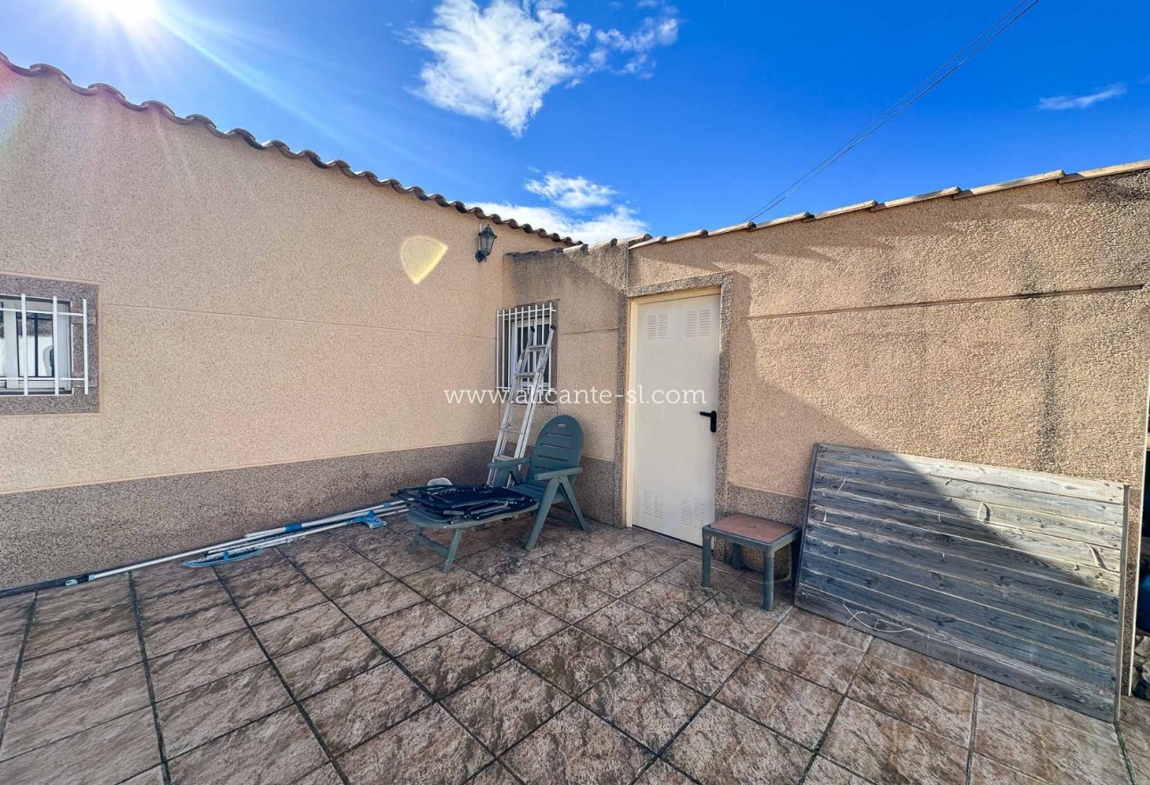 Sale - Finca - Hondón de las Nieves