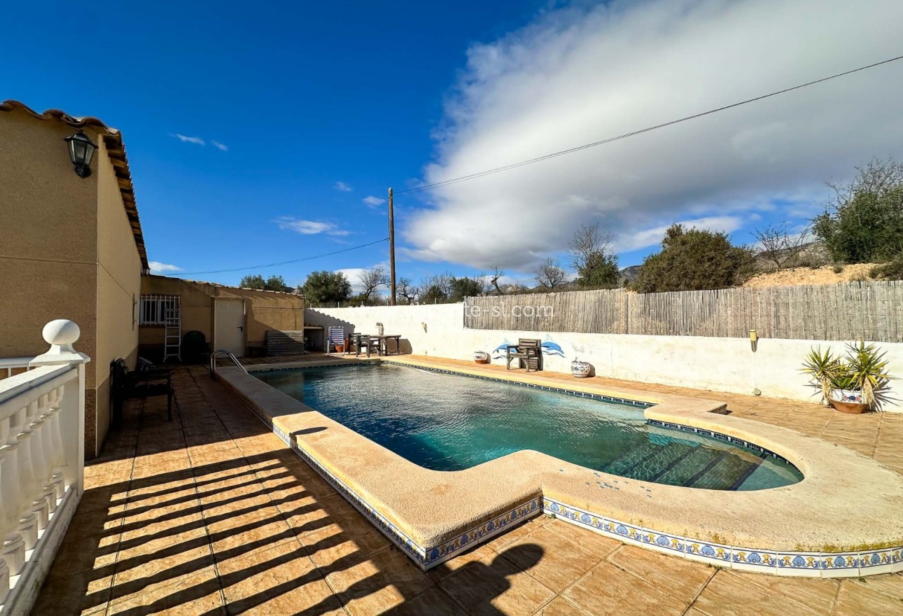 Sale - Finca - Hondón de las Nieves