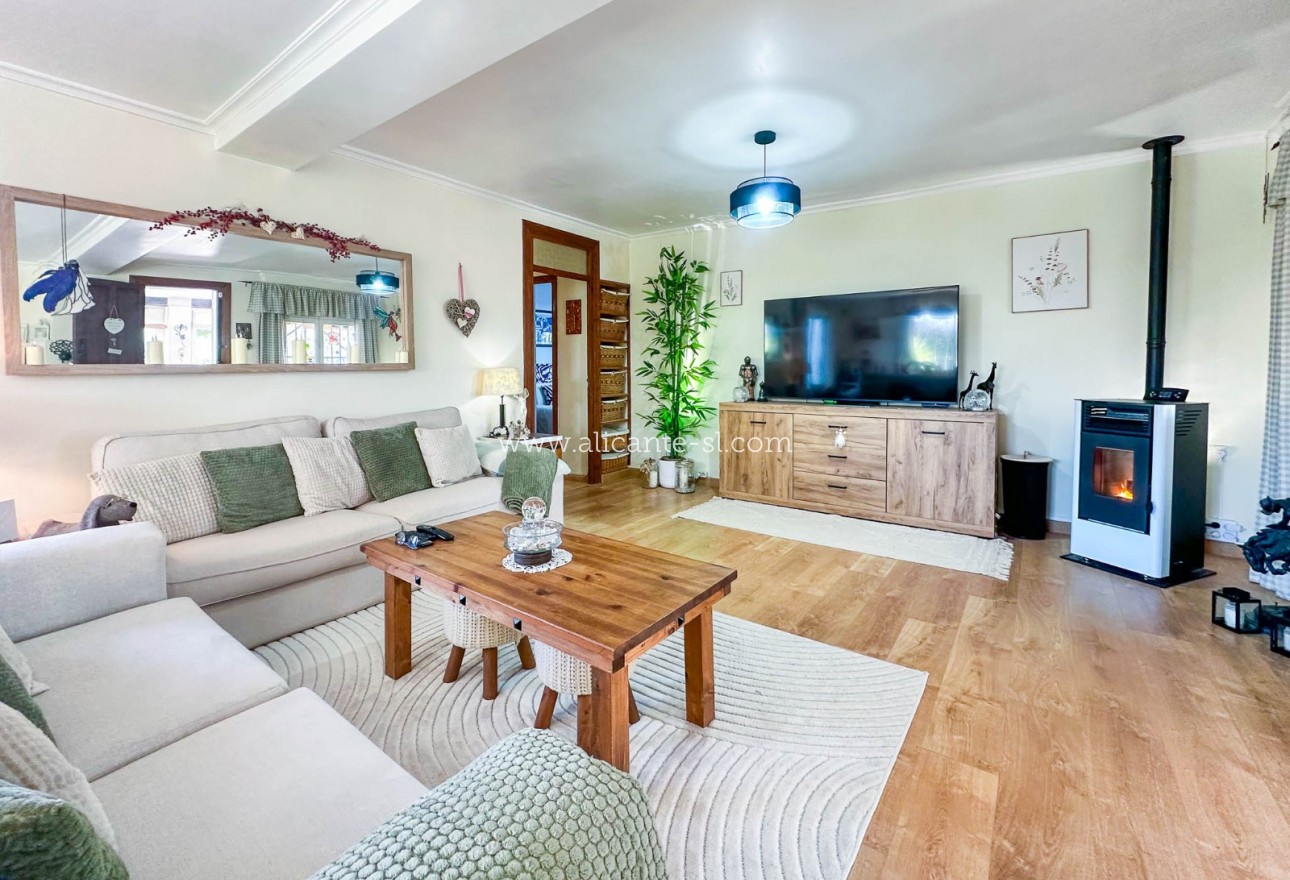 Sale - Finca - Hondón de las Nieves