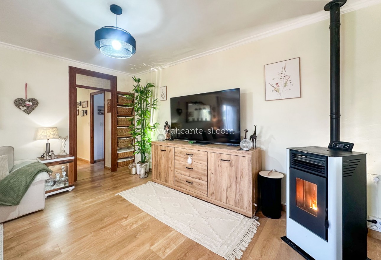 Sale - Finca - Hondón de las Nieves