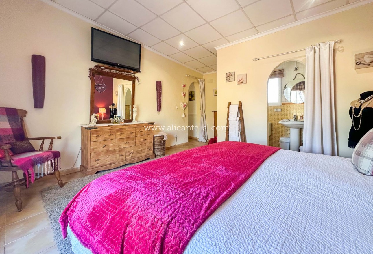 Sale - Finca - Hondón de las Nieves