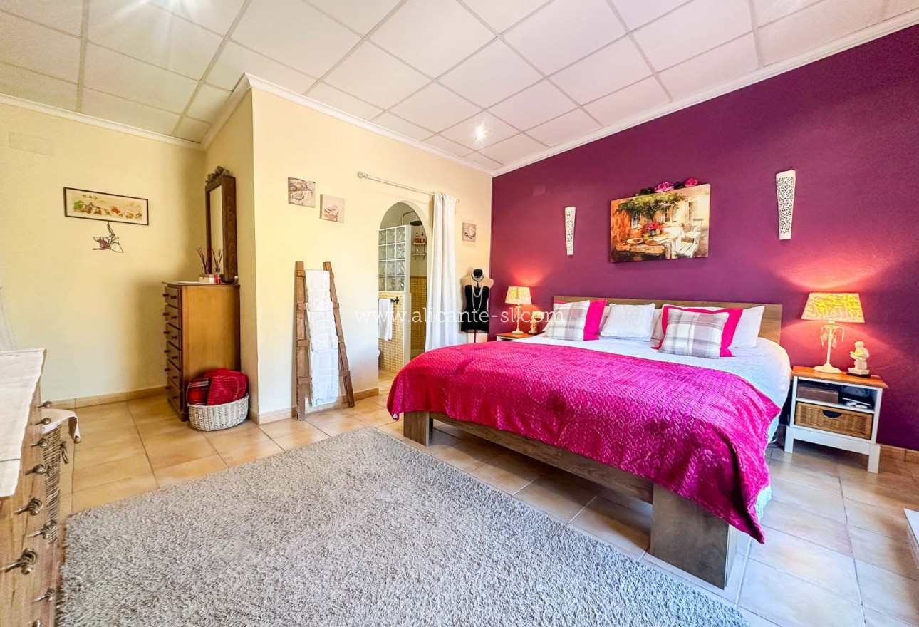 Sale - Finca - Hondón de las Nieves