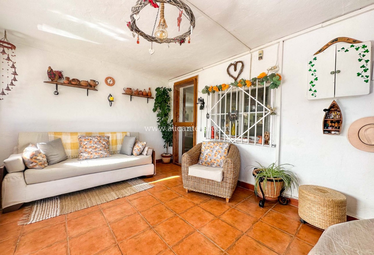 Sale - Finca - Hondón de las Nieves