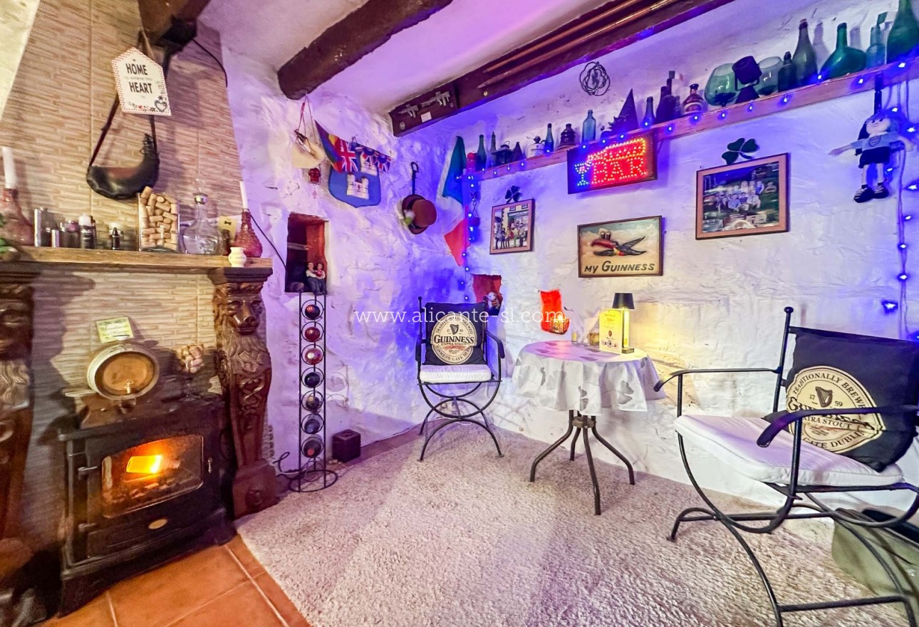 Sale - Finca - Hondón de las Nieves