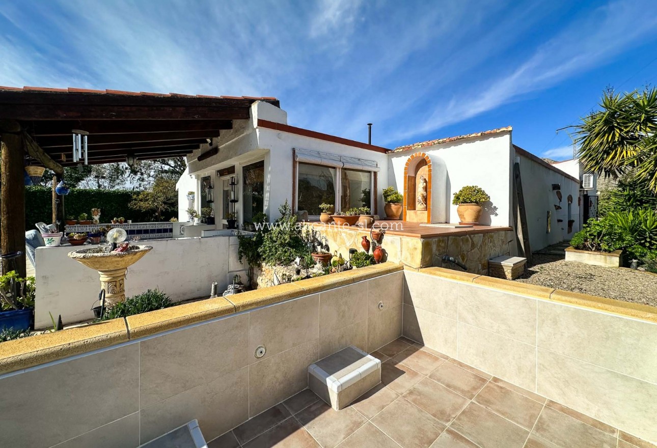 Sale - Finca - Hondón de las Nieves