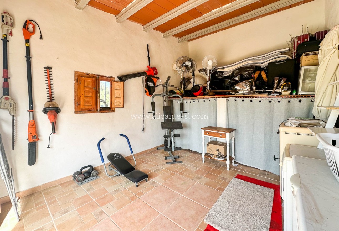 Sale - Finca - Hondón de las Nieves