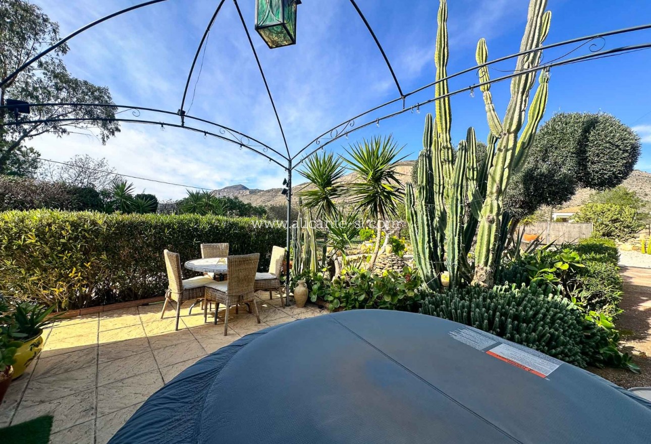 Sale - Finca - Hondón de las Nieves