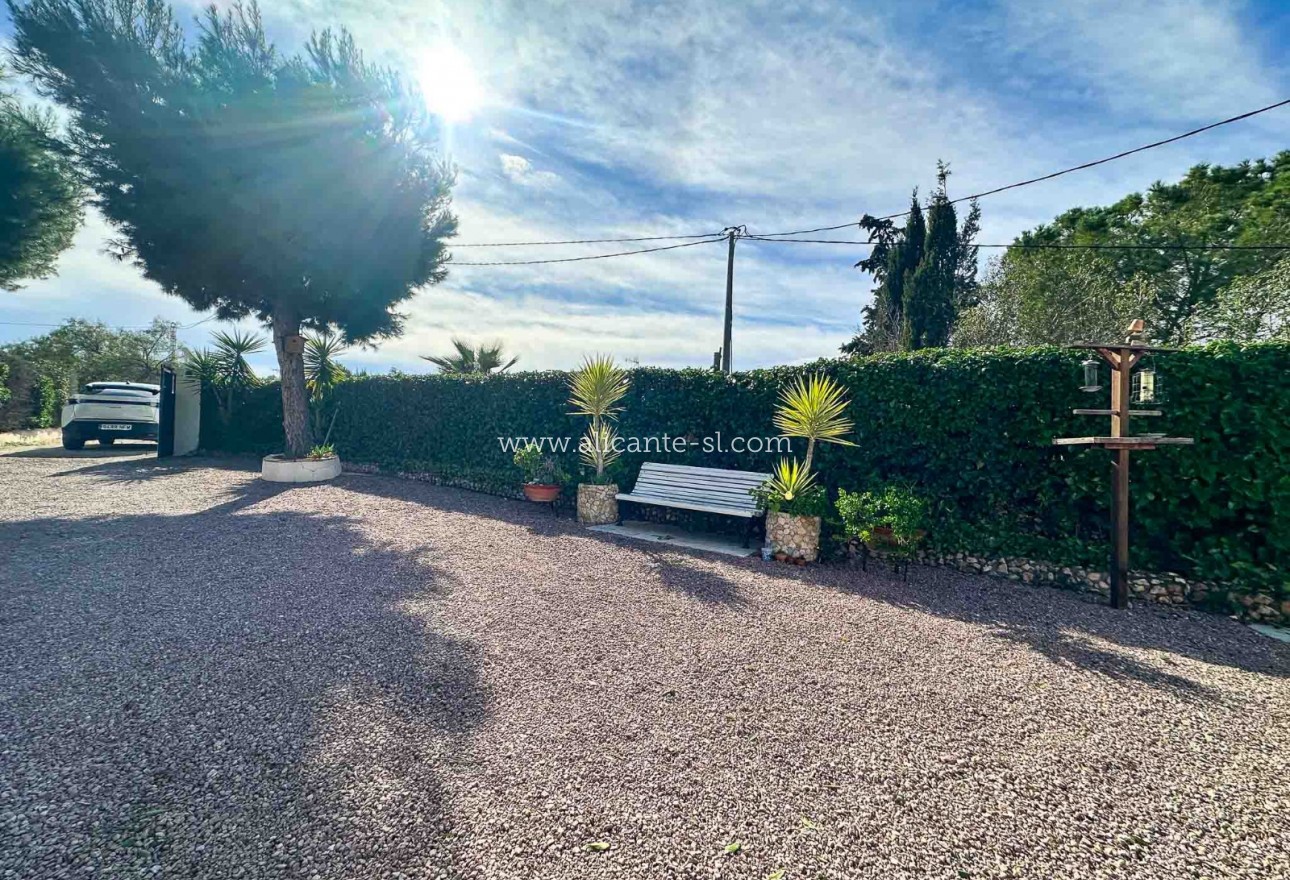 Sale - Finca - Hondón de las Nieves