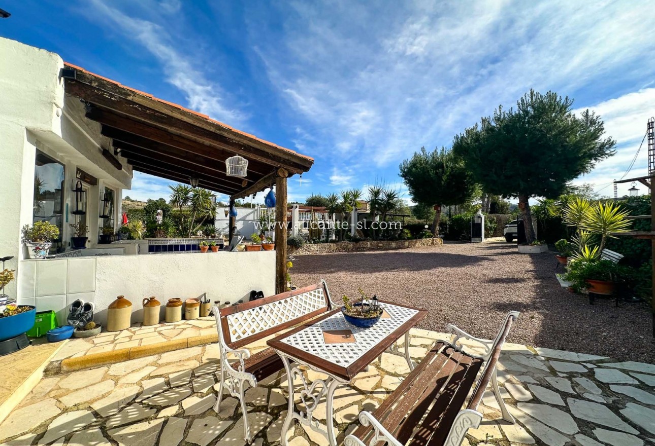 Sale - Finca - Hondón de las Nieves