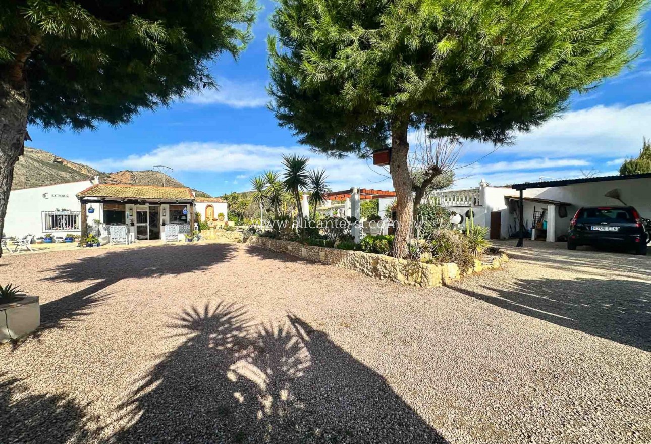 Sale - Finca - Hondón de las Nieves