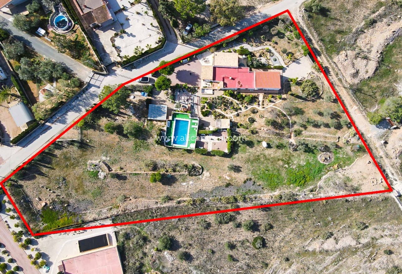 Sale - Finca - Hondón de las Nieves