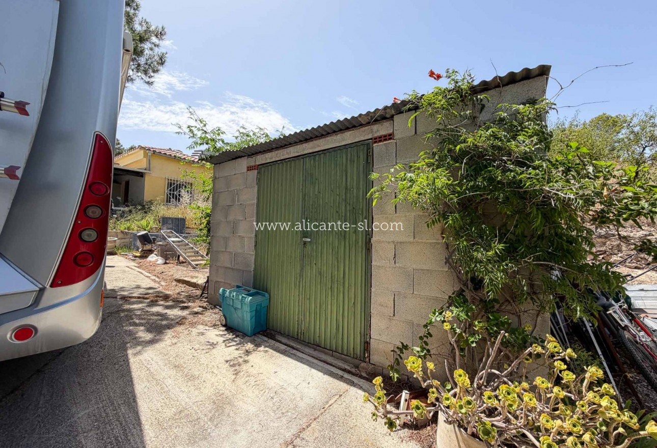 Sale - Finca - Hondón de las Nieves