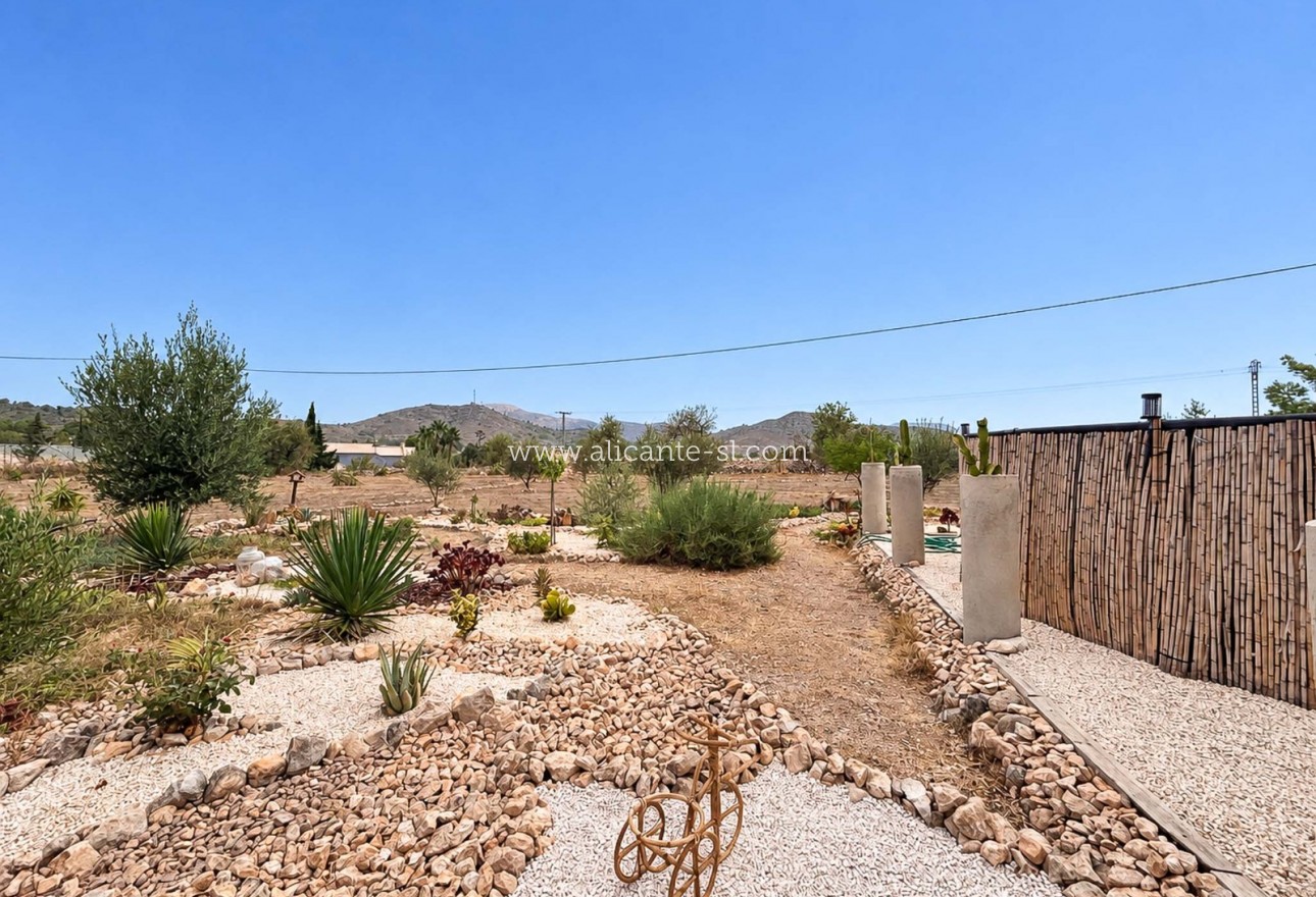 Sale - Finca - Hondón de las Nieves