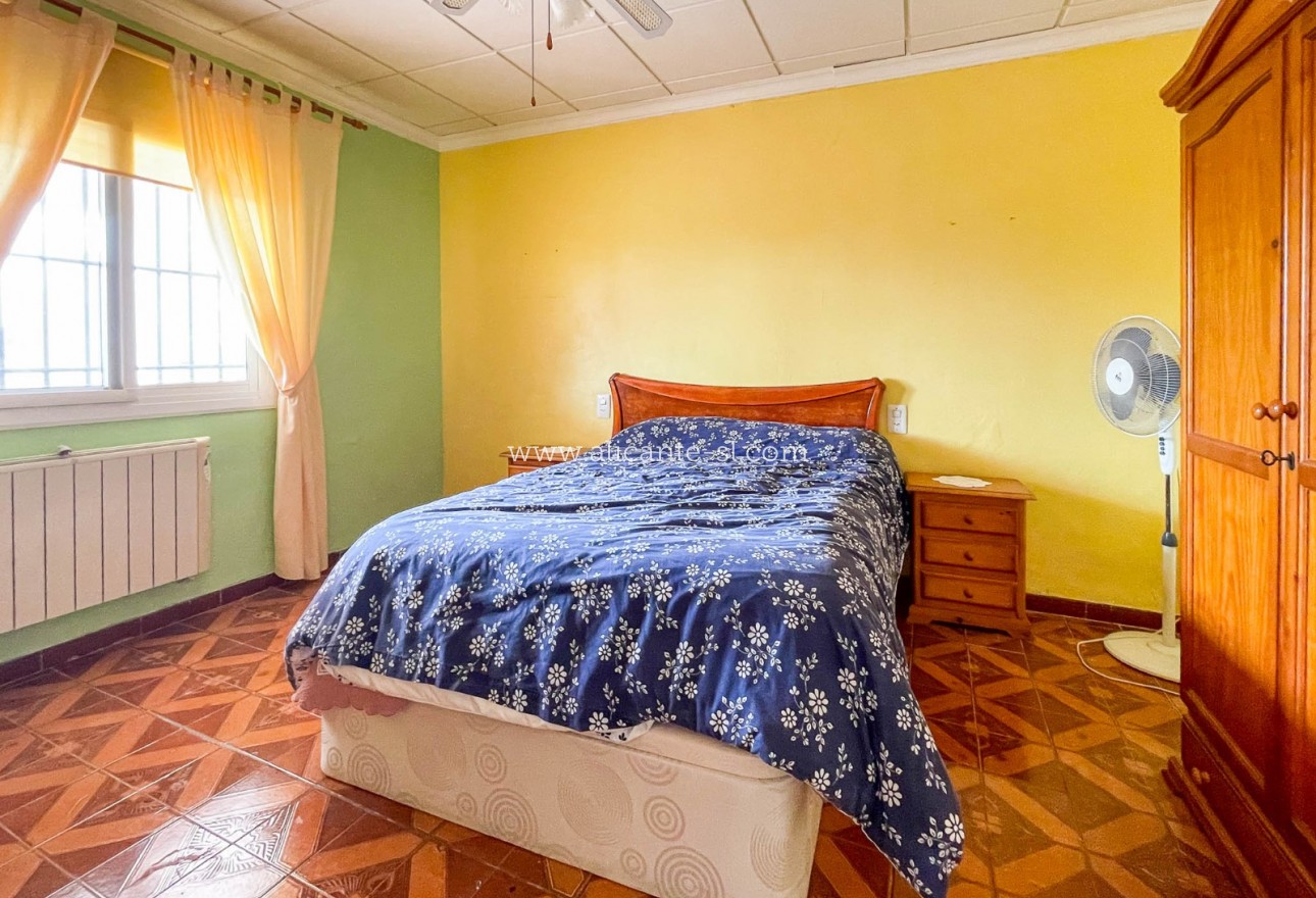 Sale - Finca - La Romana