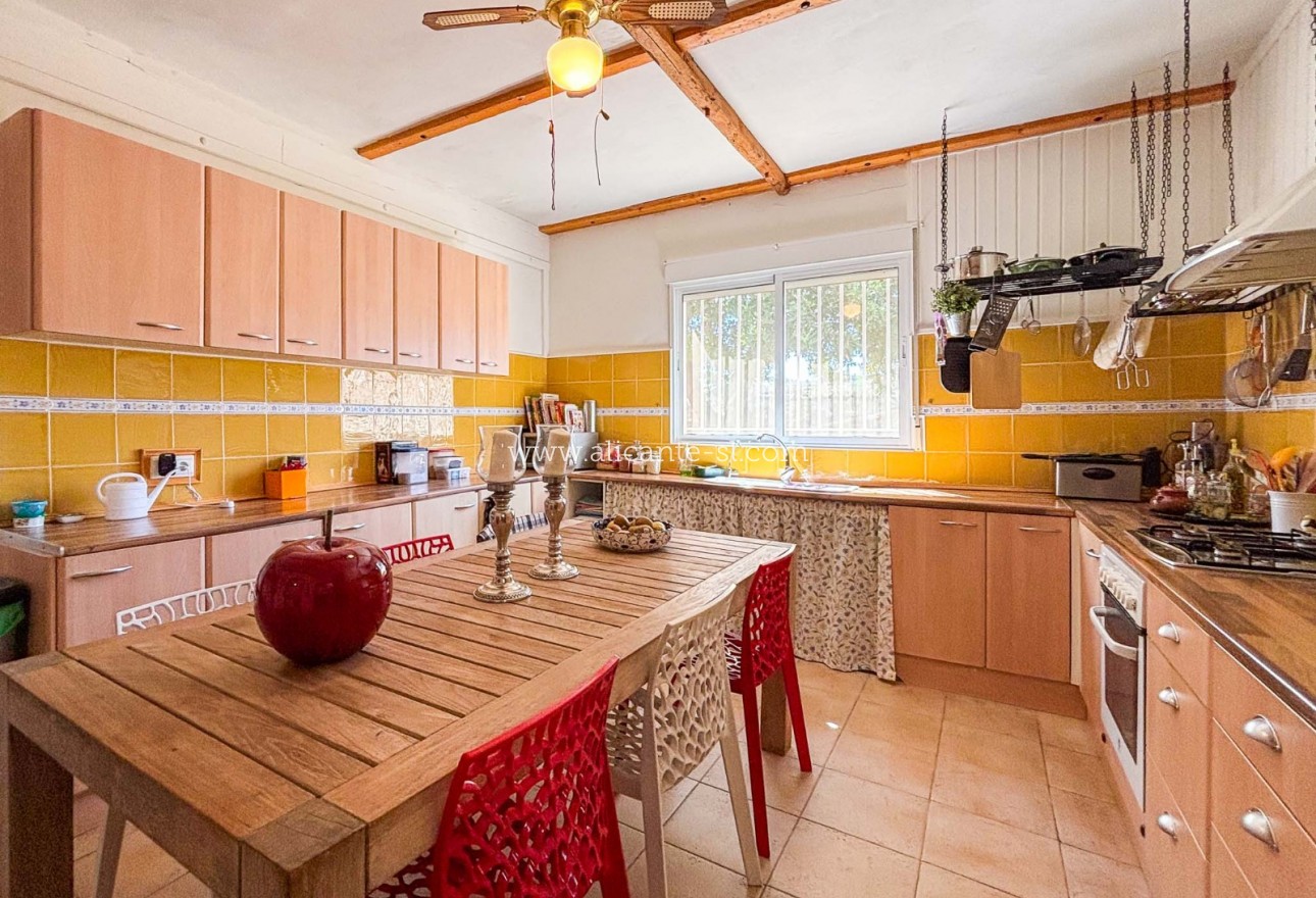 Sale - Finca - La Romana