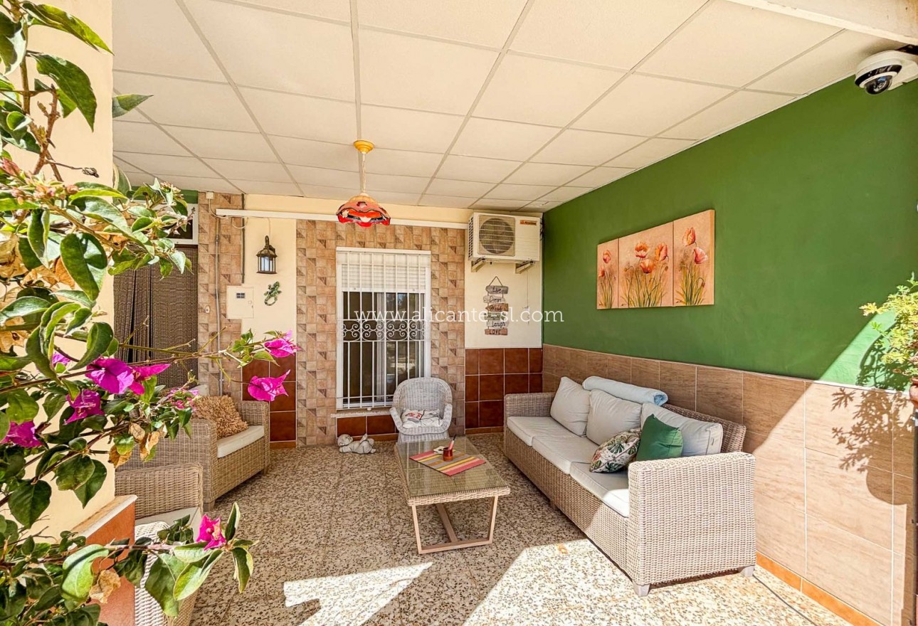 Sale - Finca - La Romana