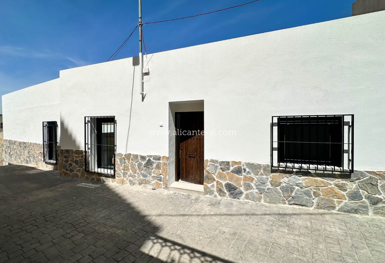 Sale - Townhouse - Hondón de las Nieves