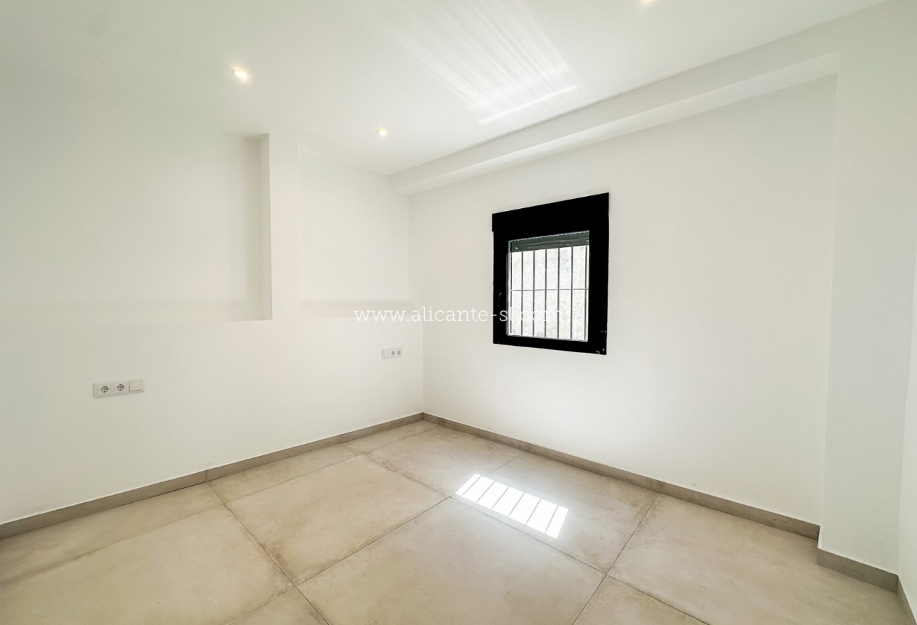 Sale - Townhouse - Hondón de las Nieves