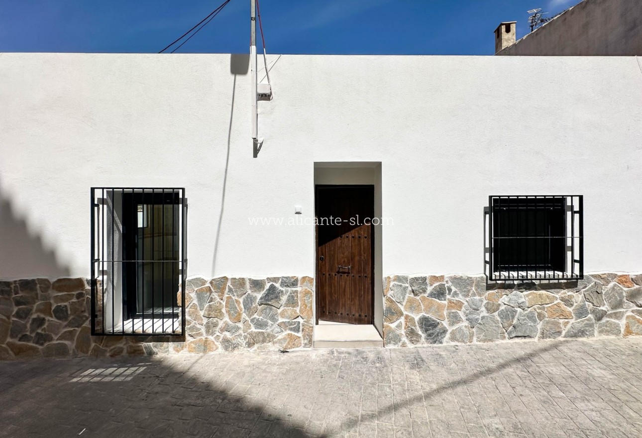 Sale - Townhouse - Hondón de las Nieves