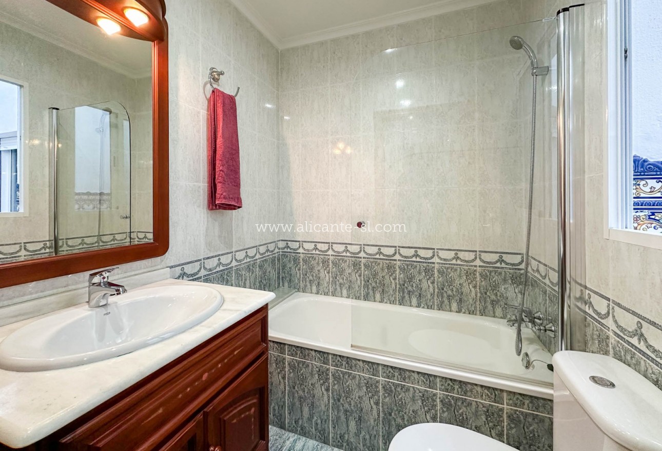 Sale - Townhouse - Hondón de las Nieves