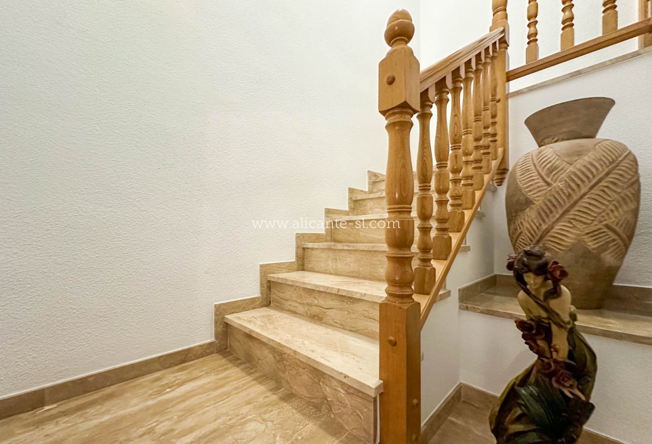 Sale - Townhouse - Hondón de las Nieves