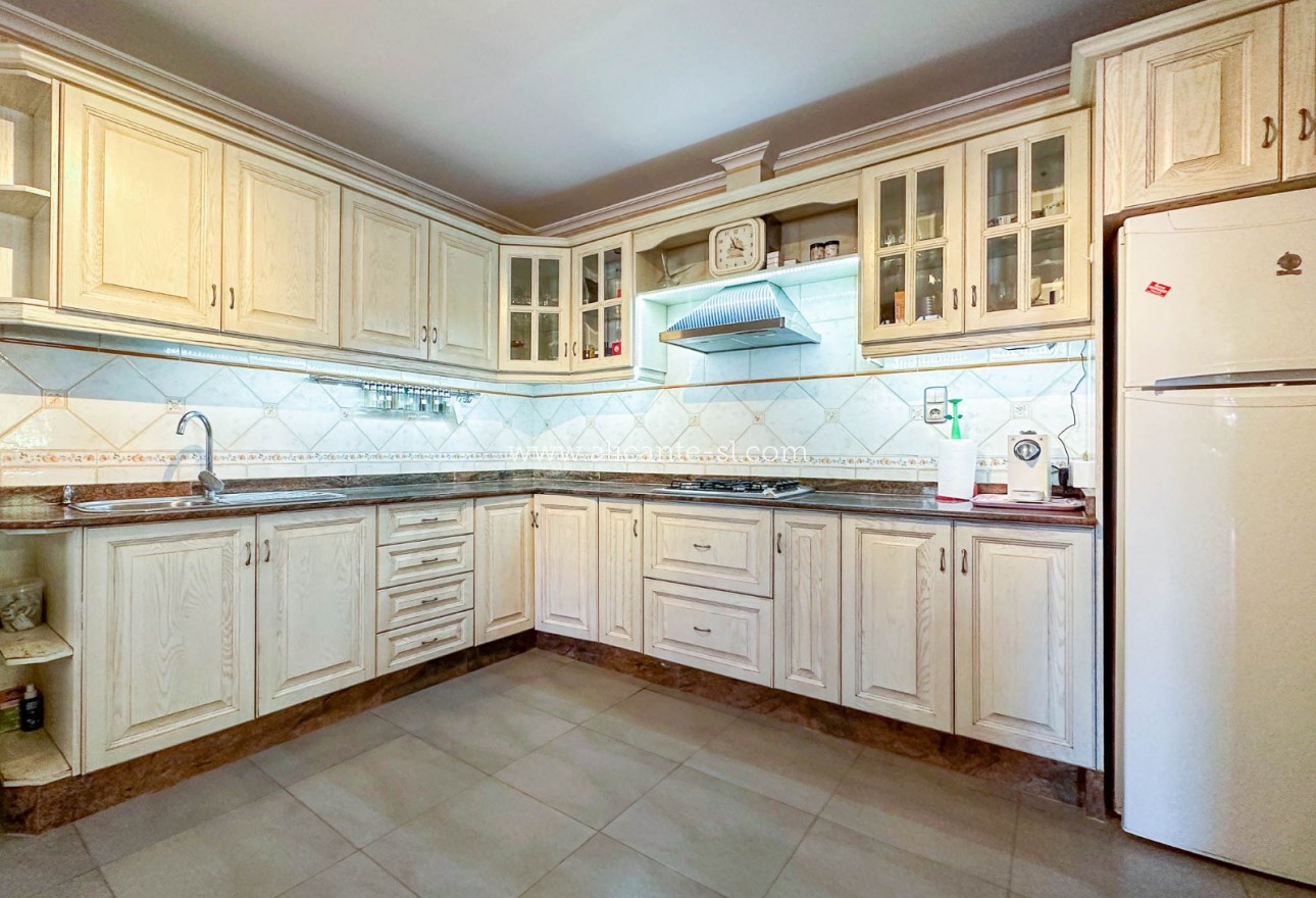 Sale - Villa  - Albatera