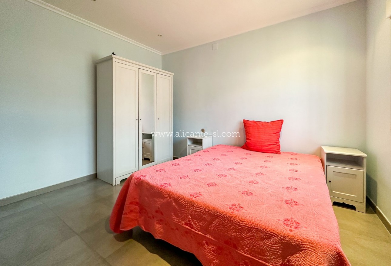 Sale - Villa  - Albatera