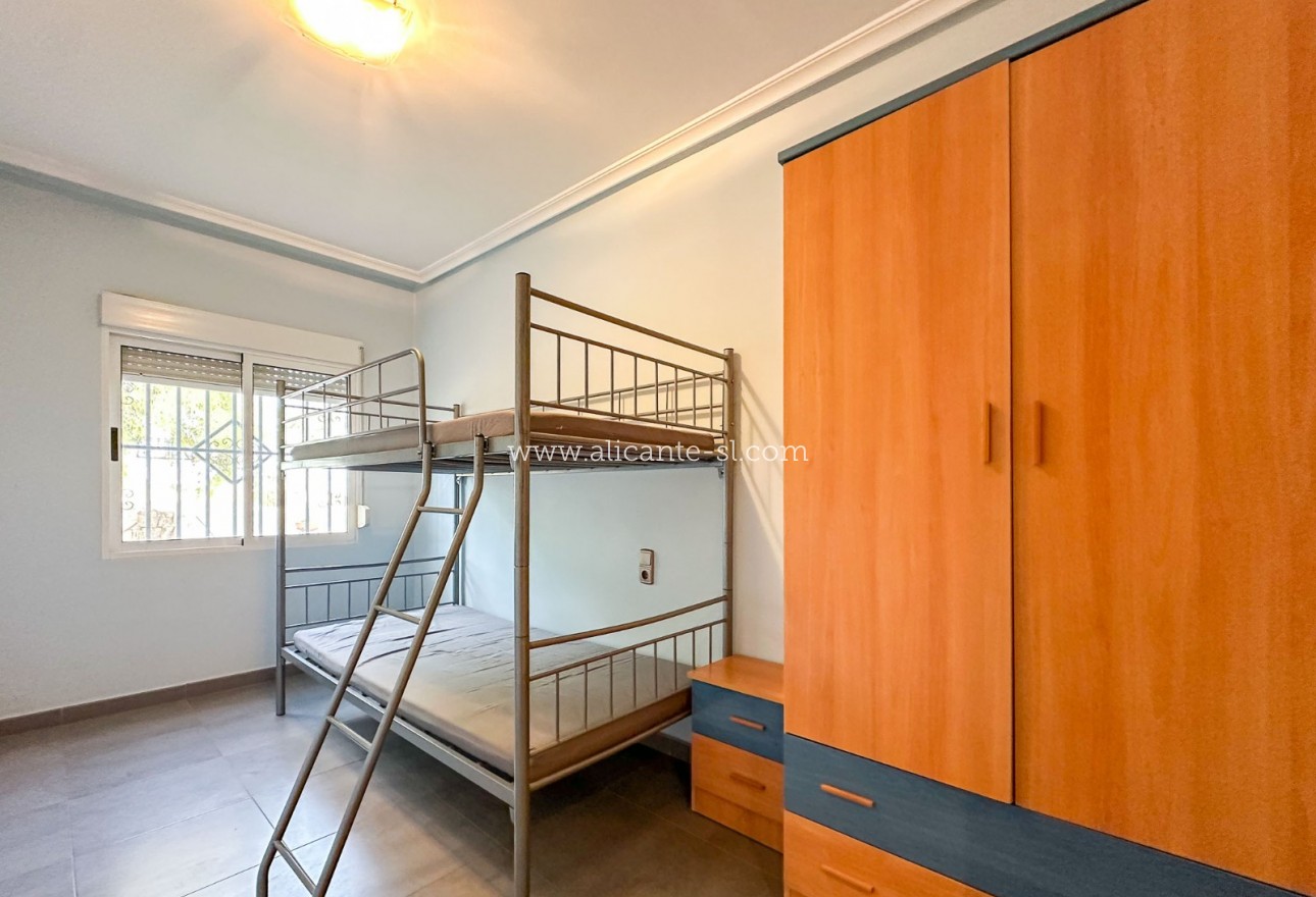 Sale - Villa  - Albatera