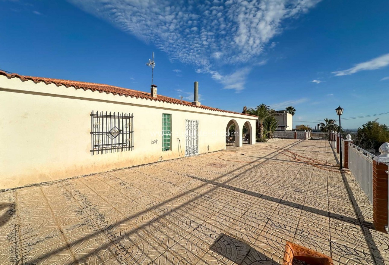 Sale - Villa  - Albatera