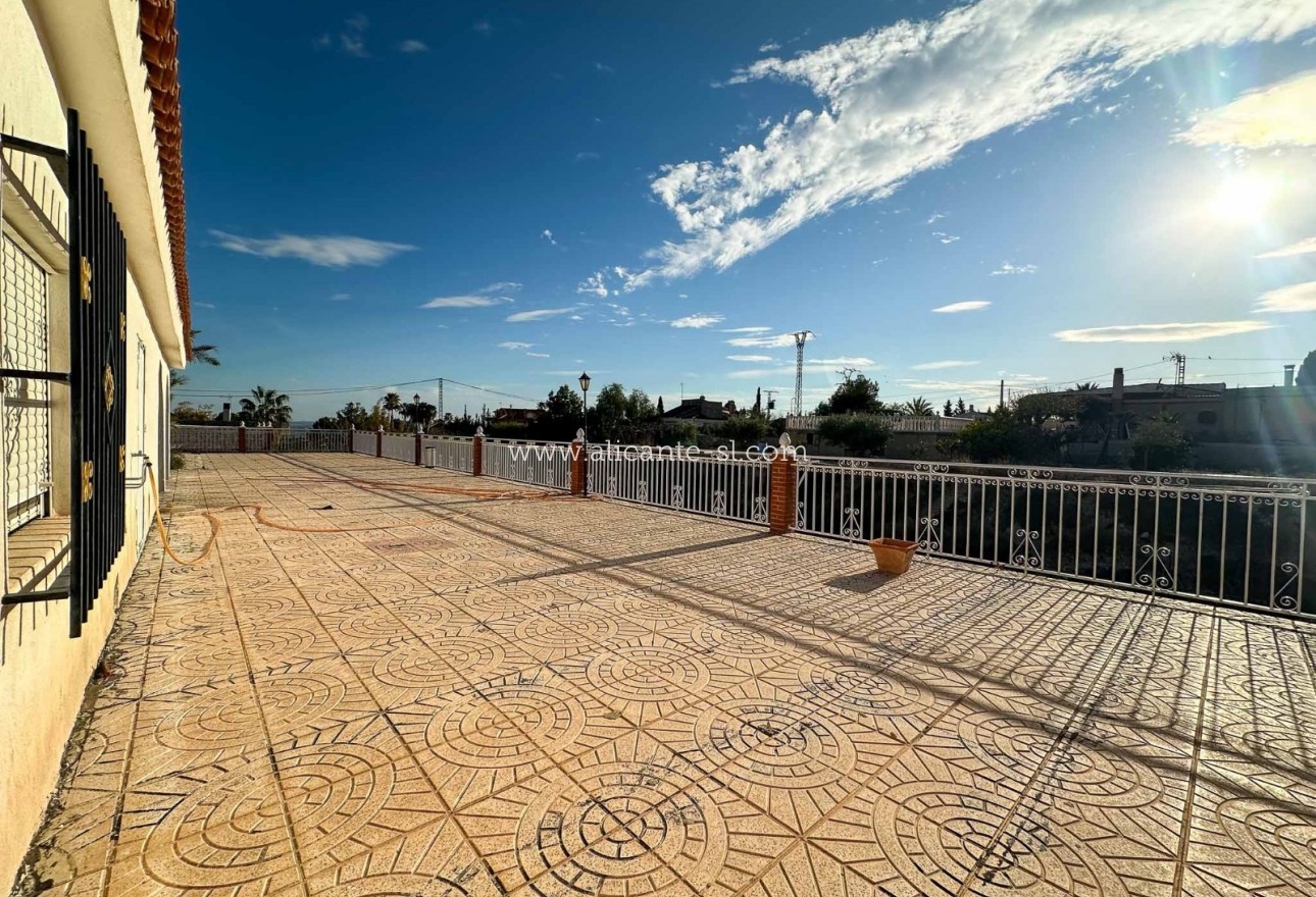 Sale - Villa  - Albatera