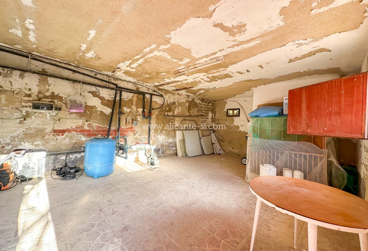 Sale - Villa  - Albatera