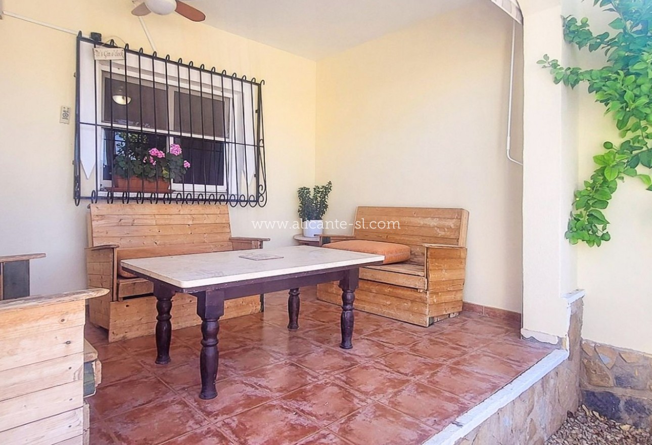 Sale - Villa  - Algueña