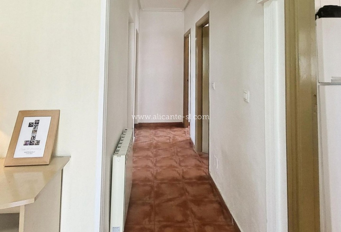 Sale - Villa  - Algueña