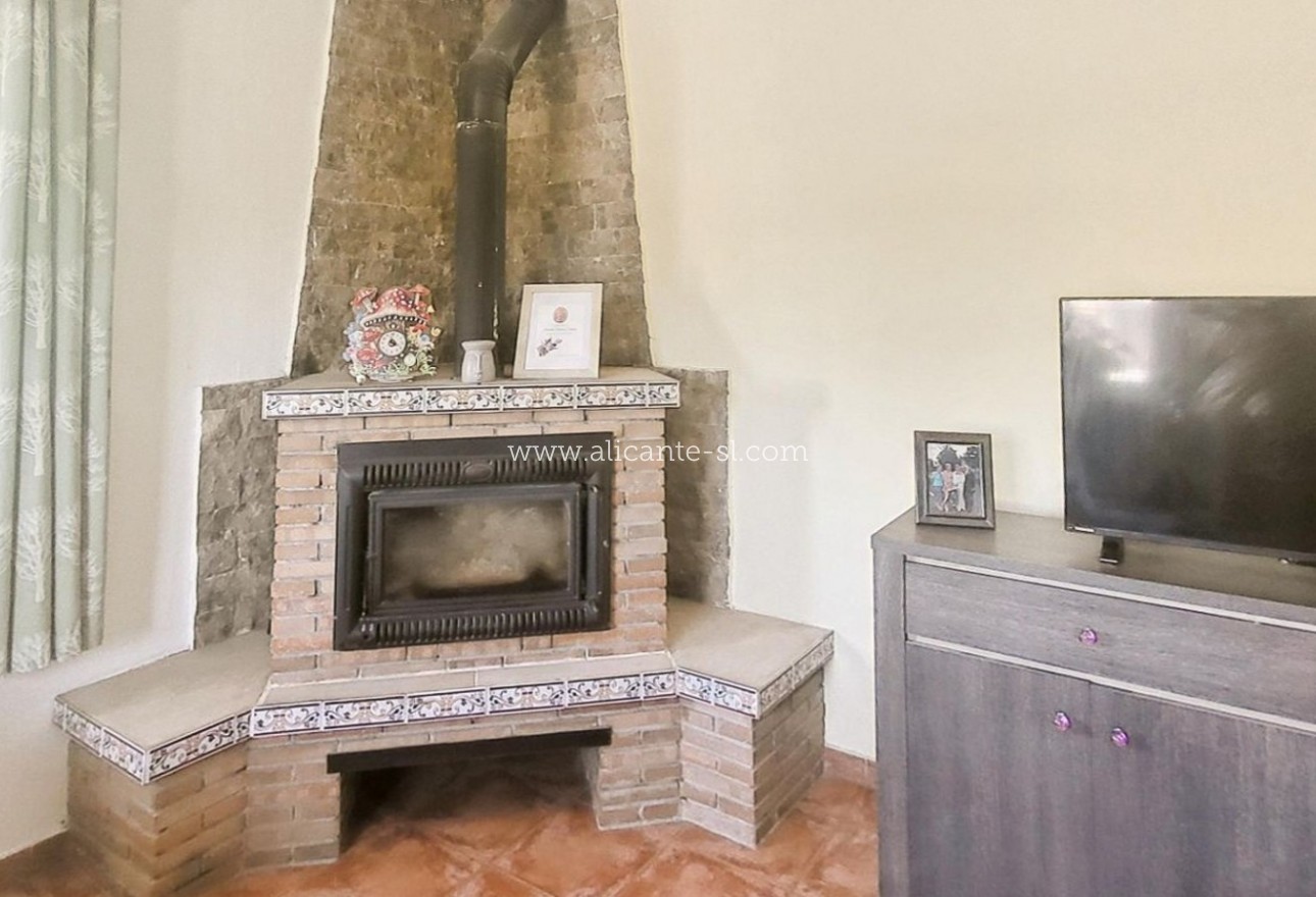 Sale - Villa  - Algueña