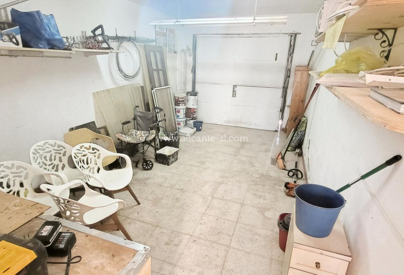Sale - Villa  - Algueña