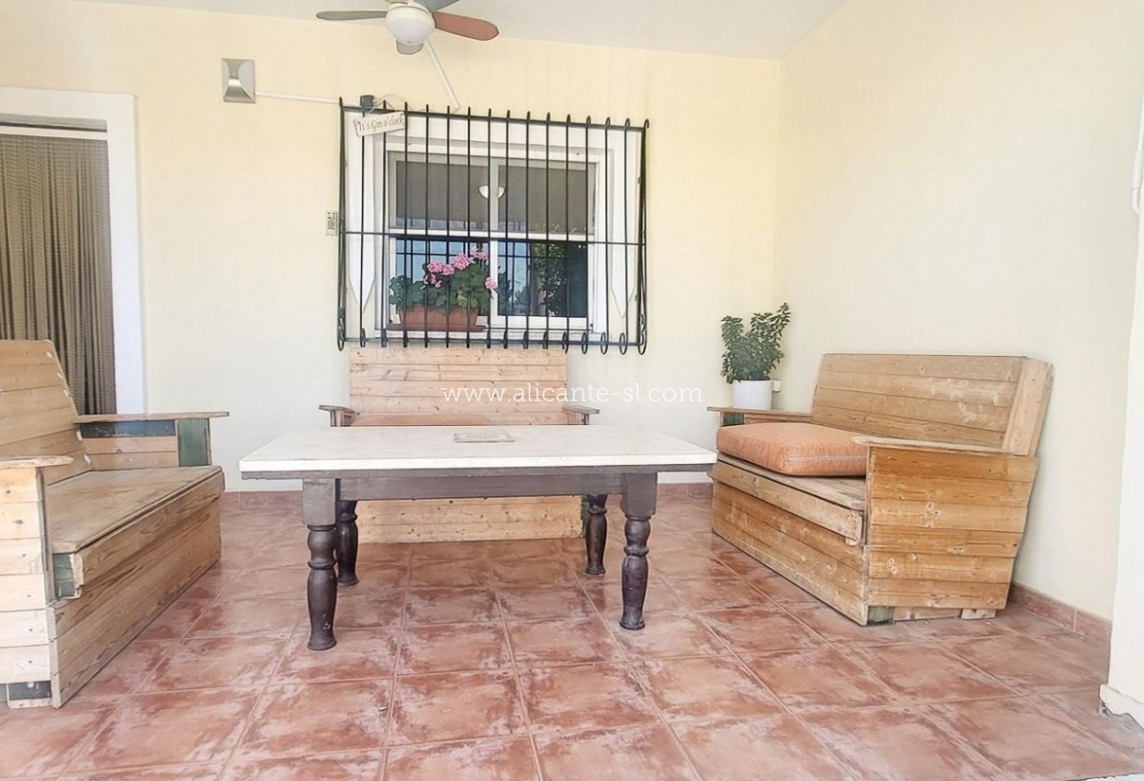 Sale - Villa  - Algueña
