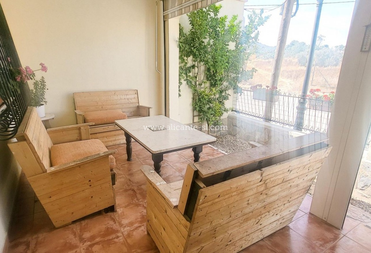 Sale - Villa  - Algueña
