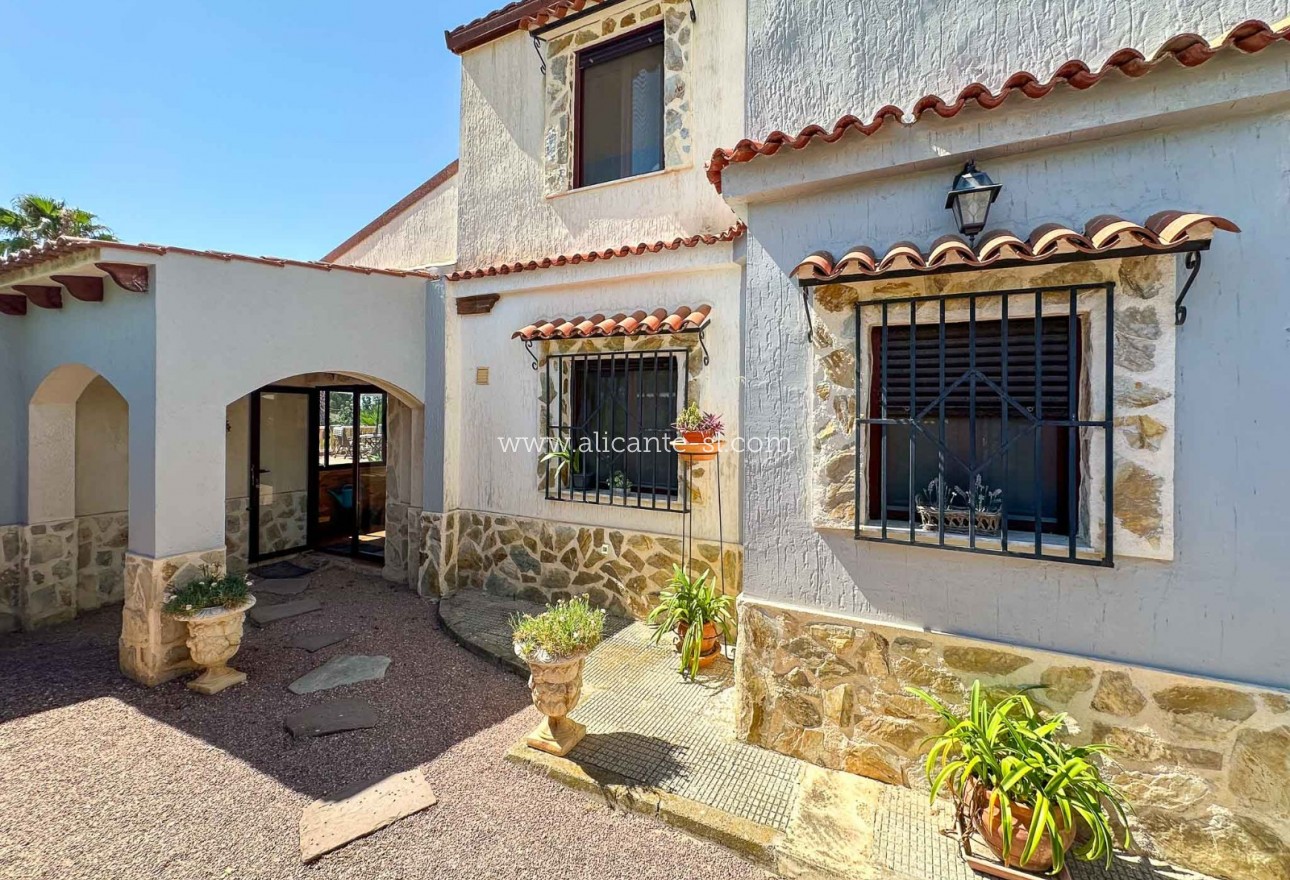 Sale - Villa  - Aspe