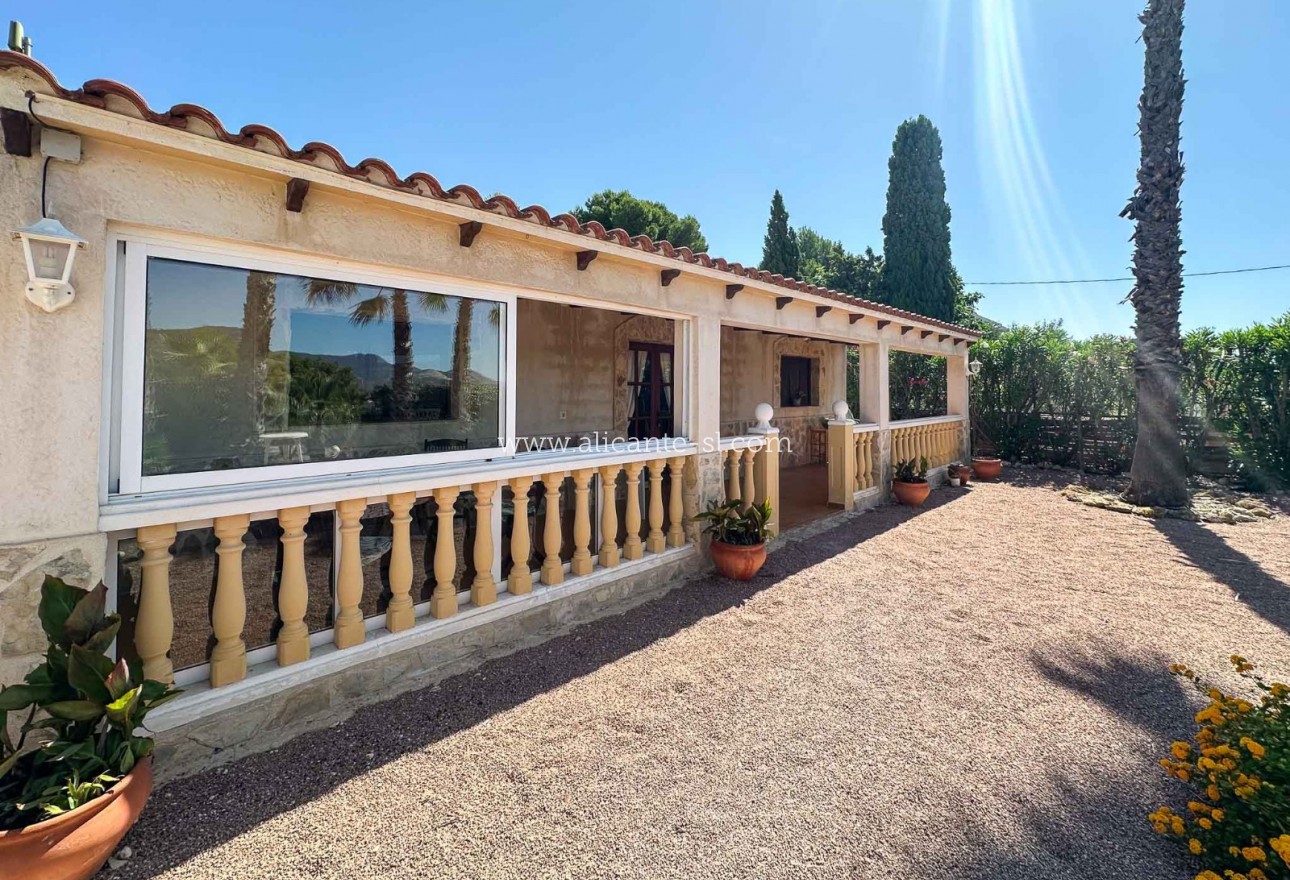 Sale - Villa  - Aspe