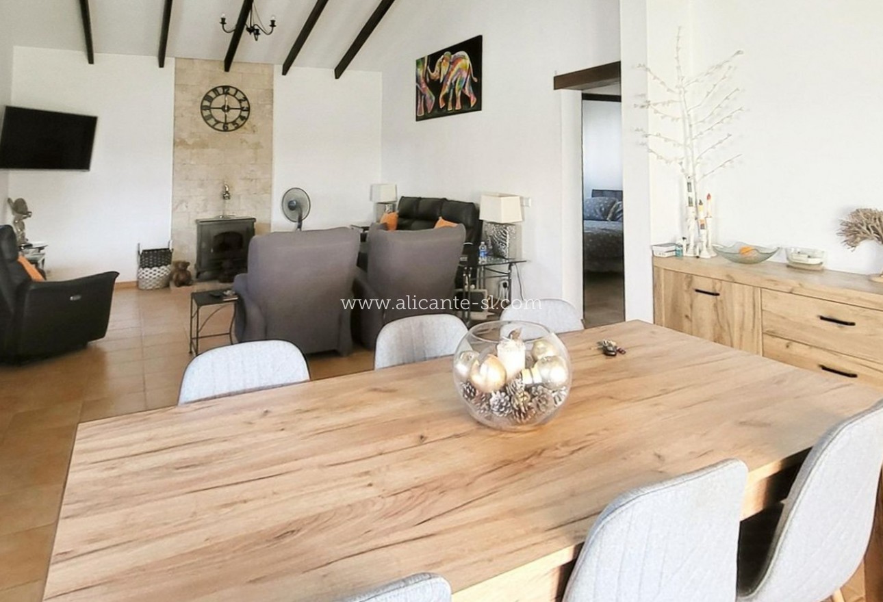 Sale - Villa  - Caudete